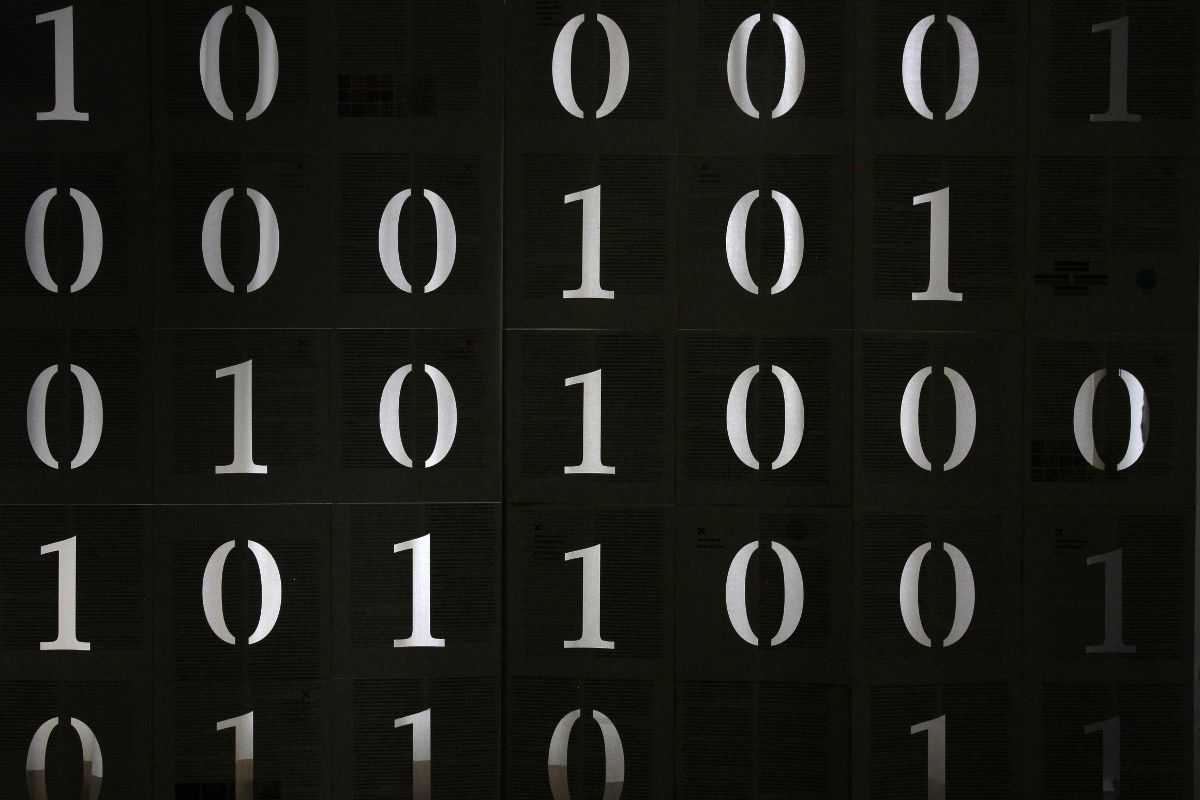 Binary curtain